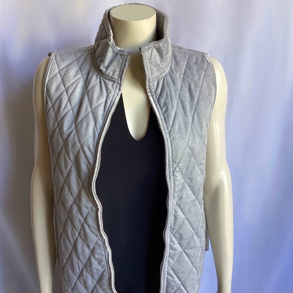 Banana Republic Soft Grey Quilted Vest with Velvet Trim Detail - Picture 3 of 5